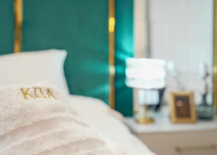 Kua Luxury Loft Coresi Apartment *